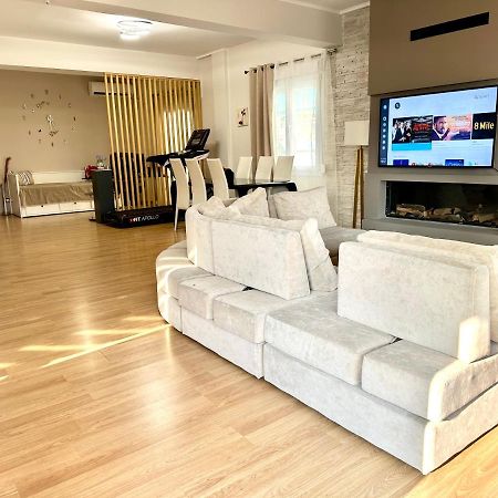 Cozy Apartment With Parking Near The City Center 아테네 외부 사진