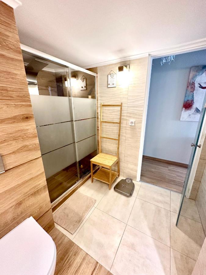 Cozy Apartment With Parking Near The City Center 아테네 외부 사진