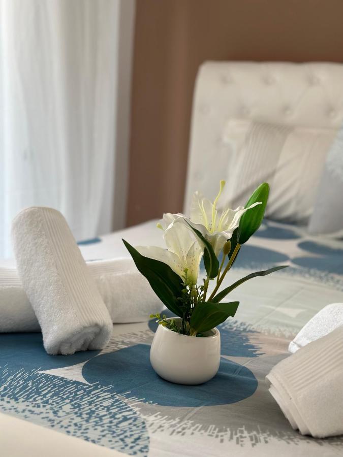 Cozy Apartment With Parking Near The City Center 아테네 외부 사진