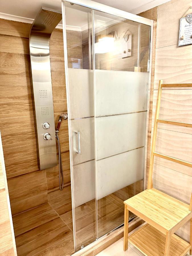 Cozy Apartment With Parking Near The City Center 아테네 외부 사진