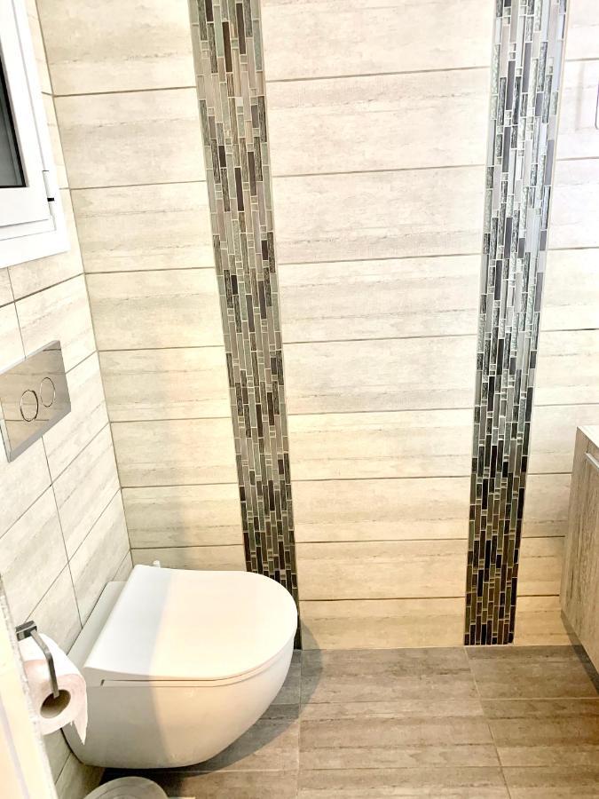 Cozy Apartment With Parking Near The City Center 아테네 외부 사진