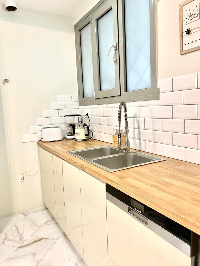 Cozy Apartment With Parking Near The City Center 아테네 외부 사진